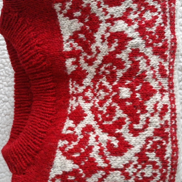 Vintage Brooks Brothers All Wool Beige Red Fair Isle Crew Neck Sweater - Picture 13 of 15